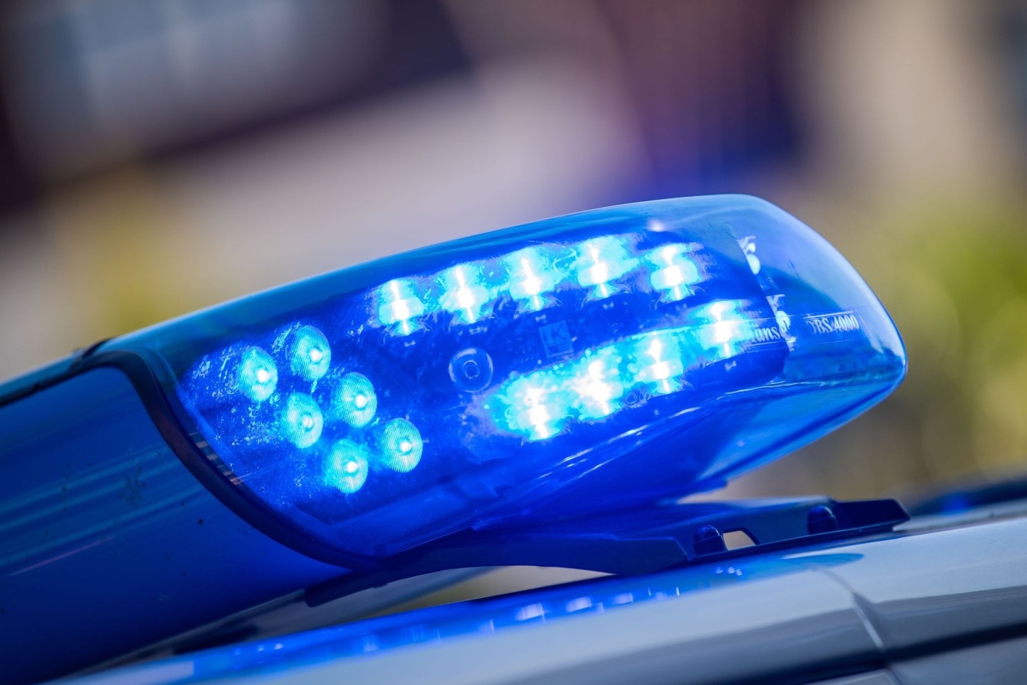 Nach Ausschreitungen bei einem Musikfestival in München hat die Polizei die Zahl der eingesetzten Beamten erhöht.