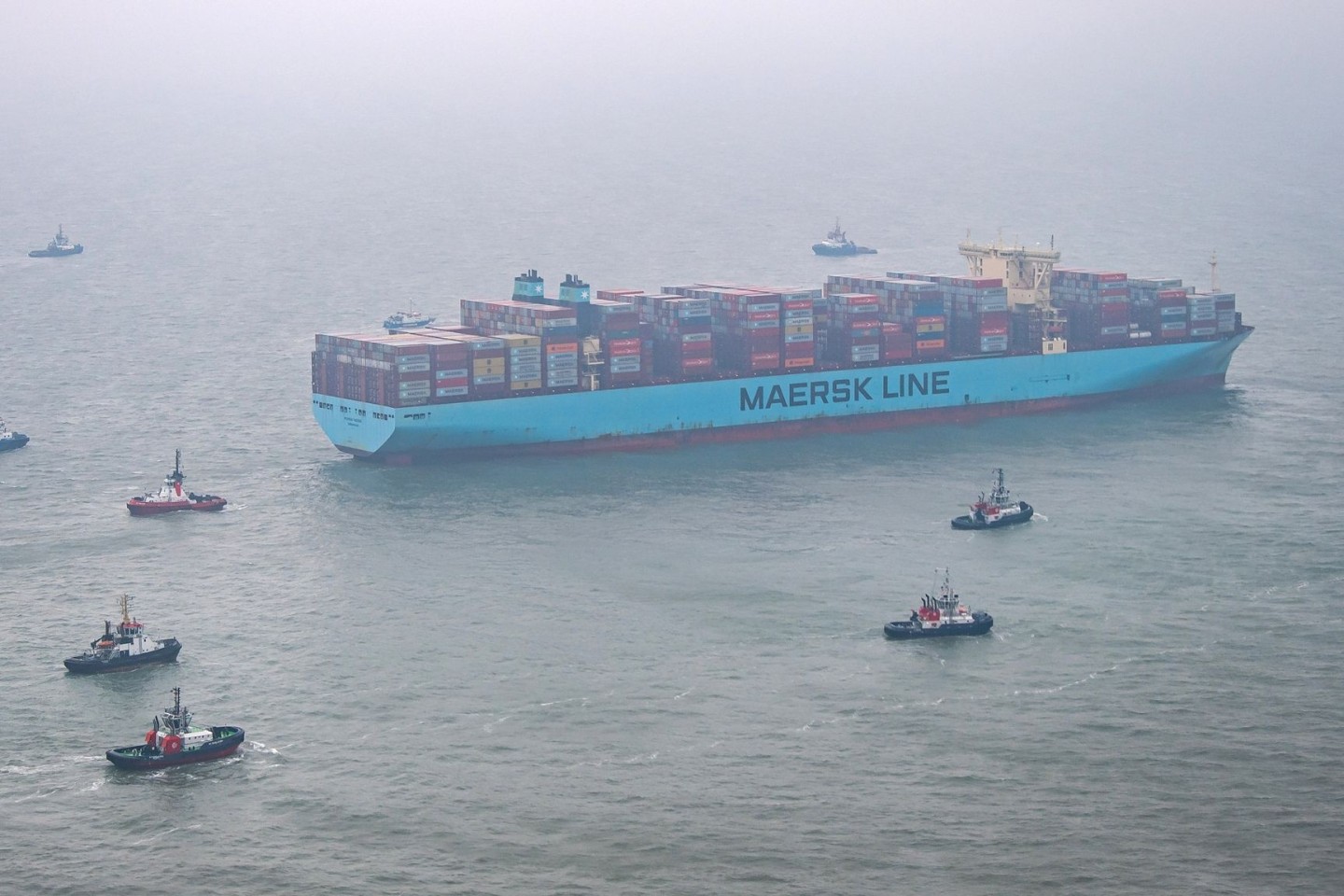 Das 400 Meter lange Containerschiff hatte sich nördlich der ostfriesischen Insel Wangerooge festgefahren.
