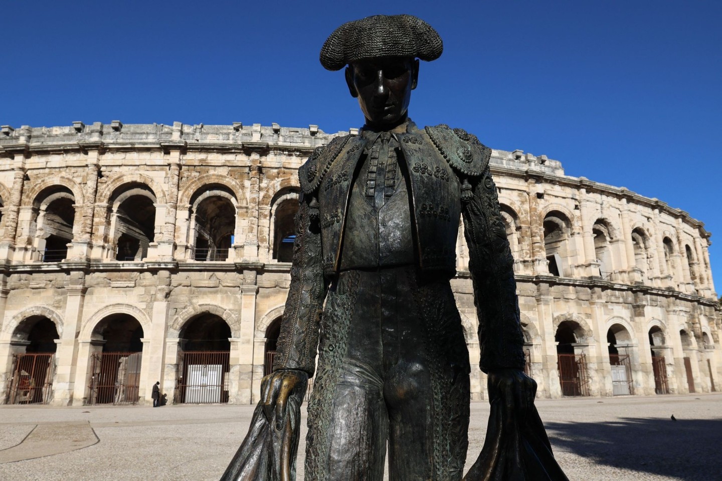 Die Statue des französischen Matadors Christian Montcouquiol, bekannt als «Nimeno II», vor der Arena in Nîmes.