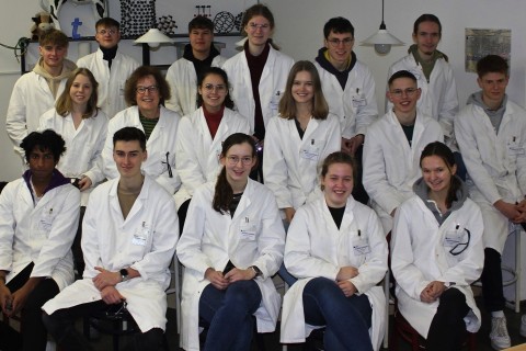 Chemie-Grundkurs des MGW zu Gast im TeutoLab der Uni Bielefeld