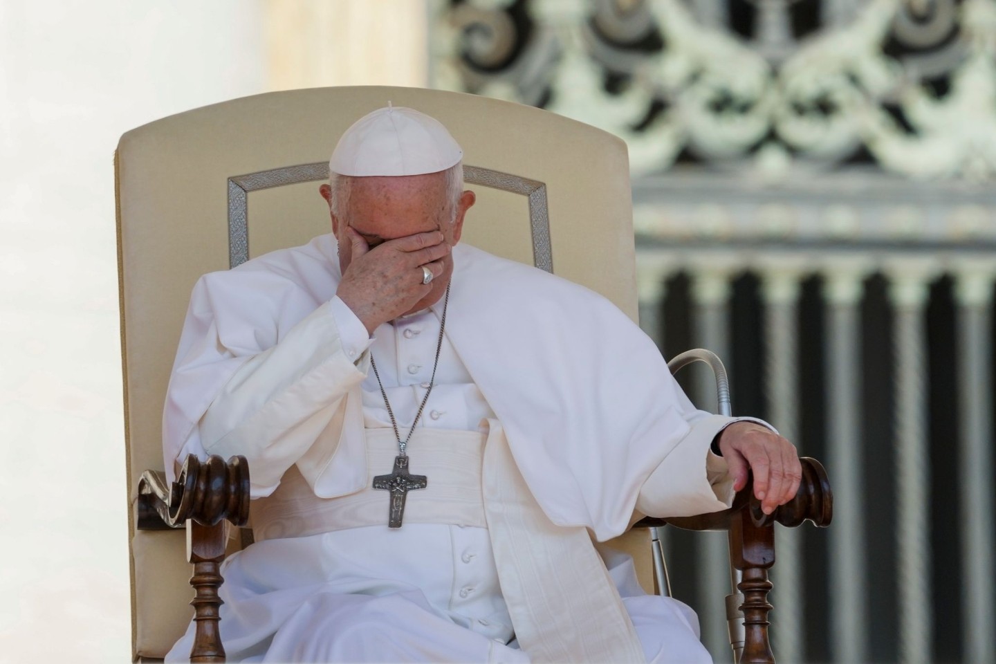 Papst Franziskus will für einen gestorbenen Obdachlosen aus Deutschland beten.