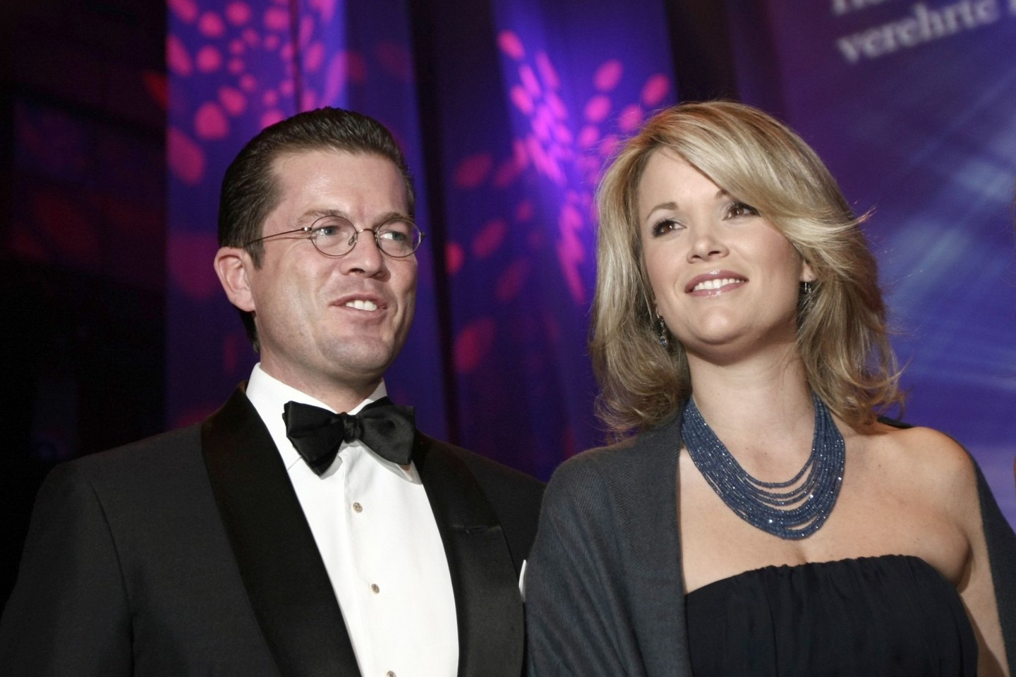 Karl-Theodor zu Guttenberg (l) und seine Frau Stephanie Freifrau zu Guttenberg im Jahr 2010.