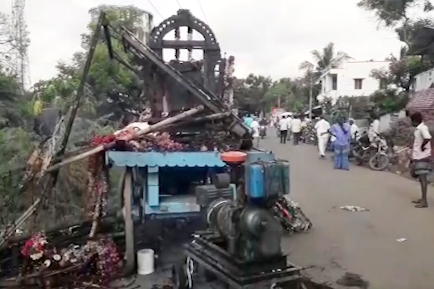Dieses Videobild zeigt den Wagen nach dem Stromschlag.