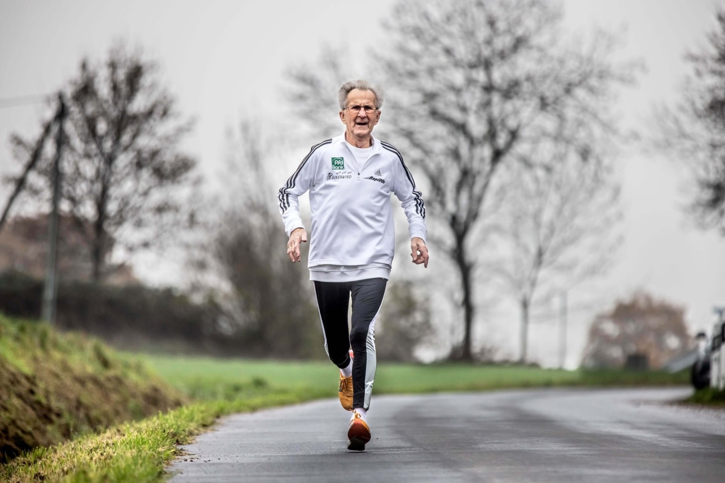 Mit 85 Jahren nimmt der Dortmunder Langstreckenläufer Klemens Wittig noch immer regelmäßig an Wettkämpfen teil.