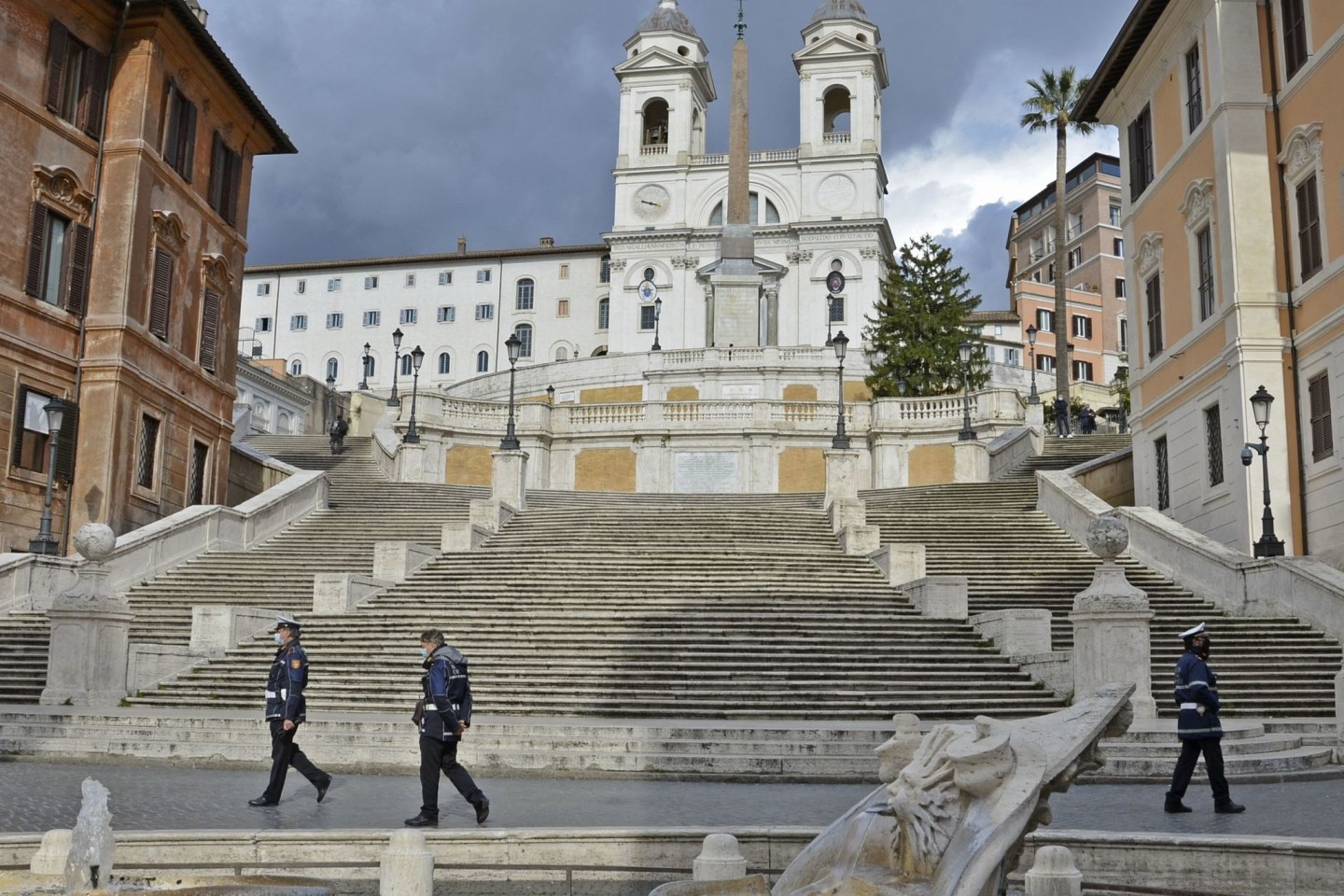 Die Spanische Treppe in Rom gehört zu den Sehenswürdigkeiten der Stadt.