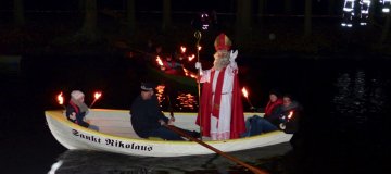 Nikolaus kommt per Boot
