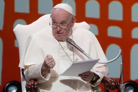 Papst mahnt vor Klimakrise: «Die Erde brennt»