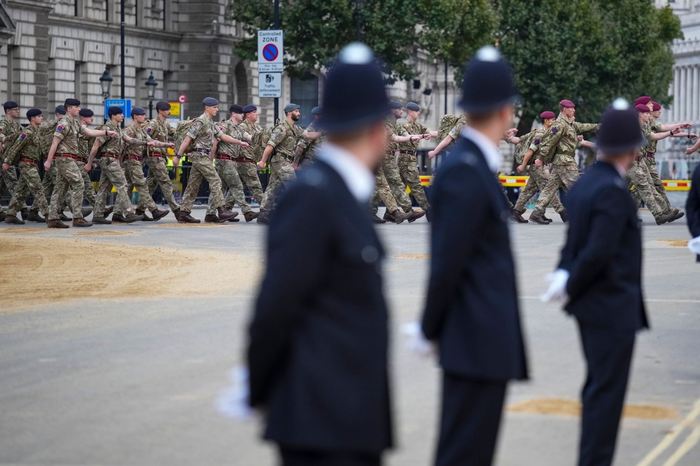 Zum Staatsbegräbnis für Elizabeth II. werden Hunderttausende Menschen auf den Straßen Londons erwartet.