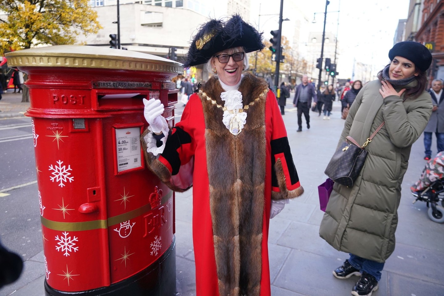 «Es gibt nichts Besseres, als Weihnachtskarten an Freunde und Familie zu schicken und ein bisschen festliche Freude zu versprühen», sagt die Londoner Bezirksrätin Patricia McAllister.
