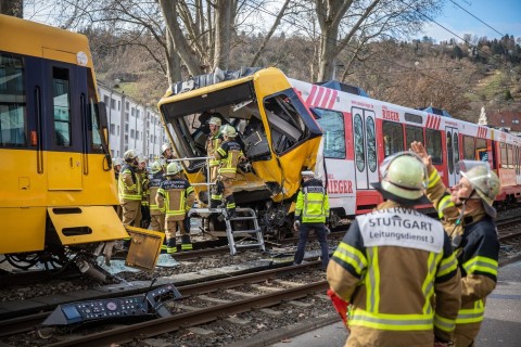 Stadtbahn-Unfall in Stuttgart - Fahrgast reanimiert