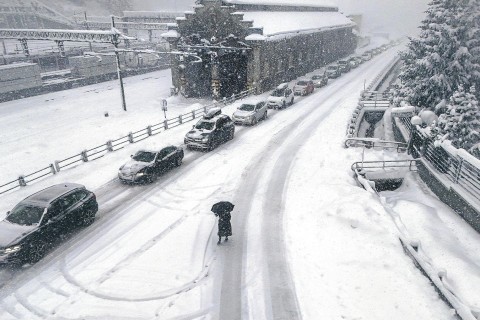 Starke Schneefälle: Totalsperre der Brennerautobahn