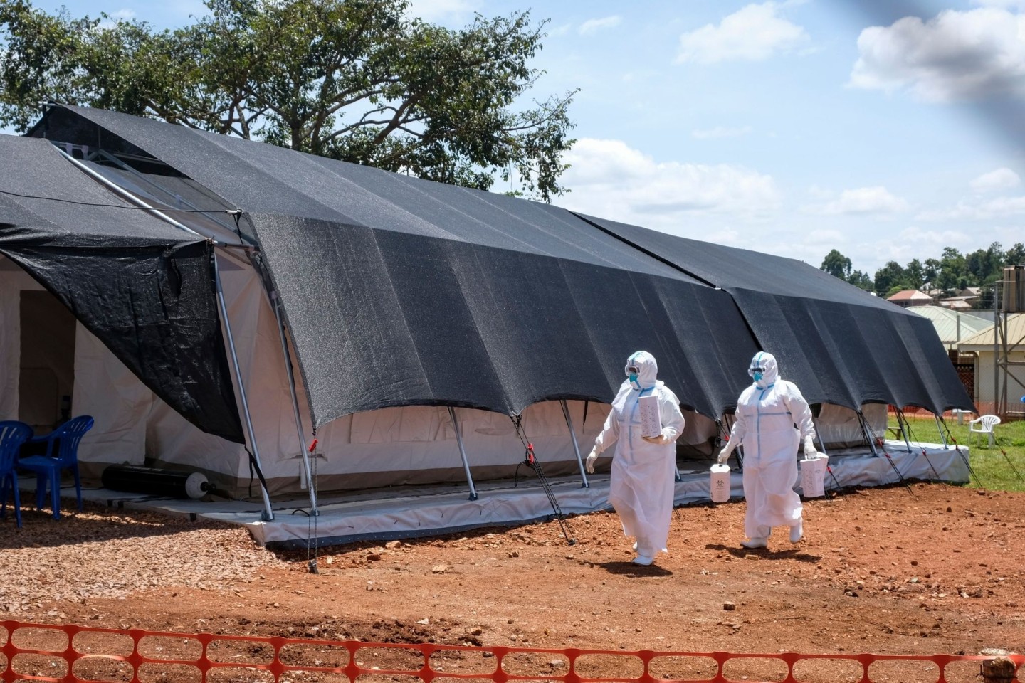 Im ostafrikanischen Uganda ist die Zahl der Ebola-Todesfälle weiter angestiegen.