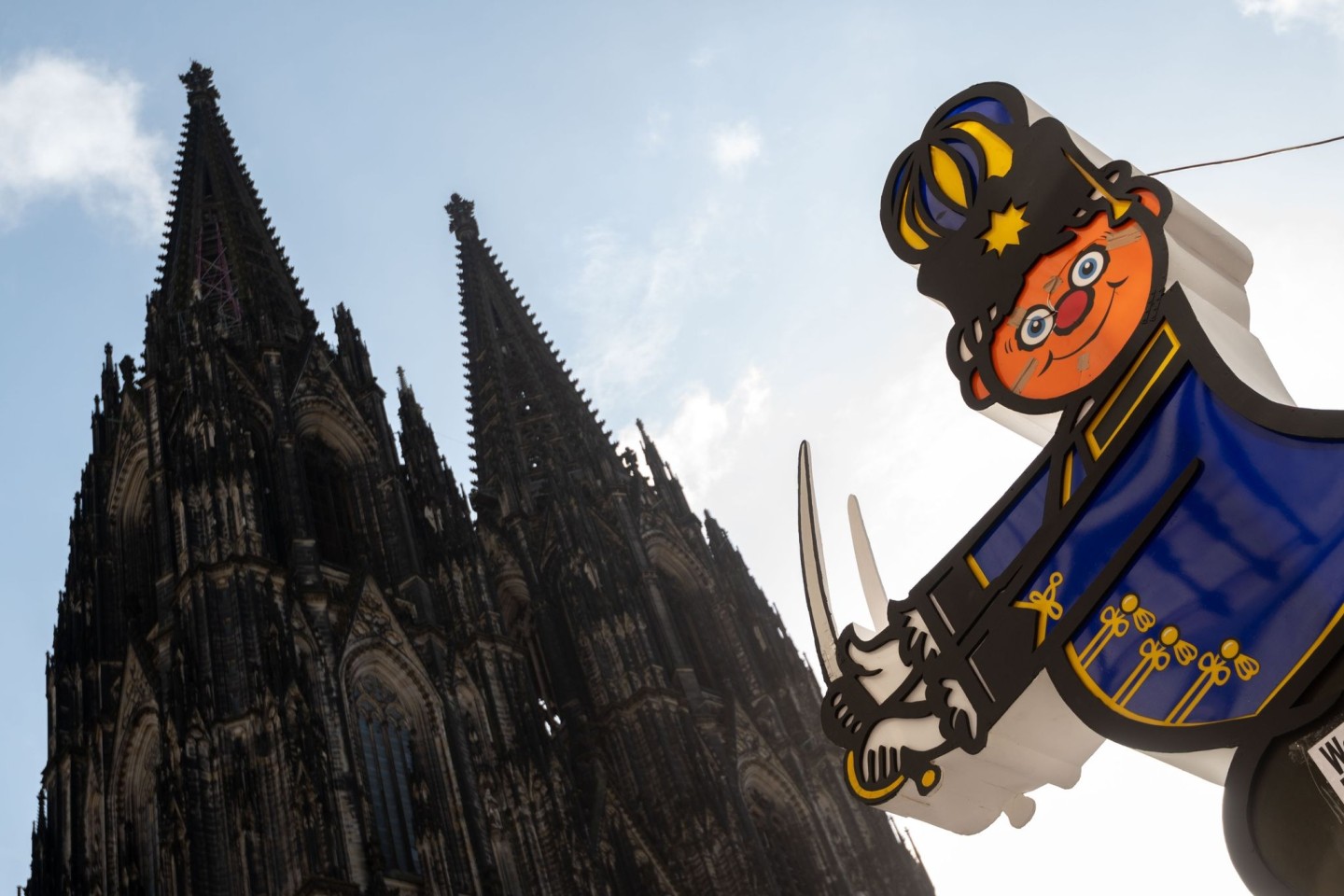Am Rosenmontag soll es in Köln eine Friedensdemo mit Karnevalswagen geben.